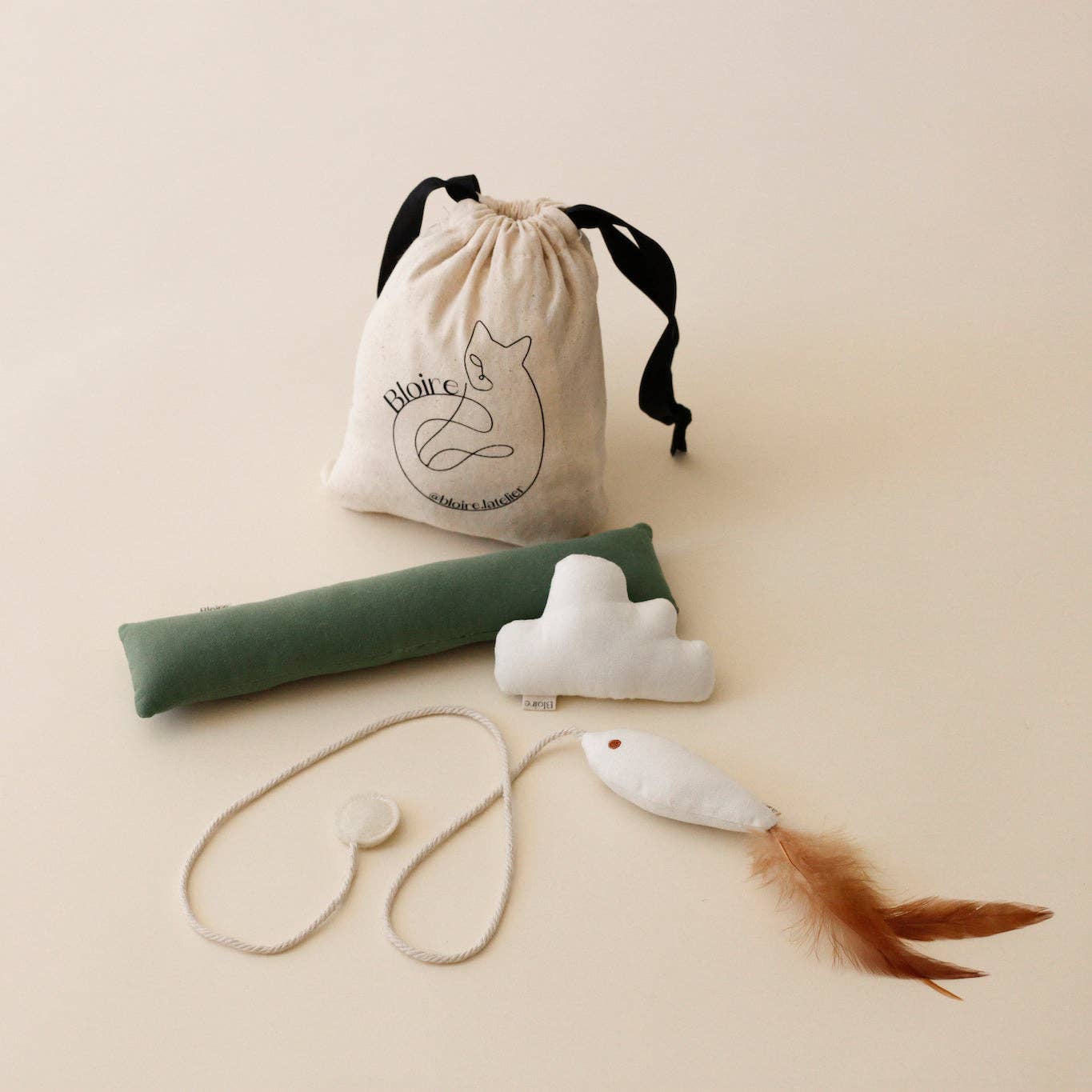 Cat Toy Bundle - Indoor Fishing: White / Unique