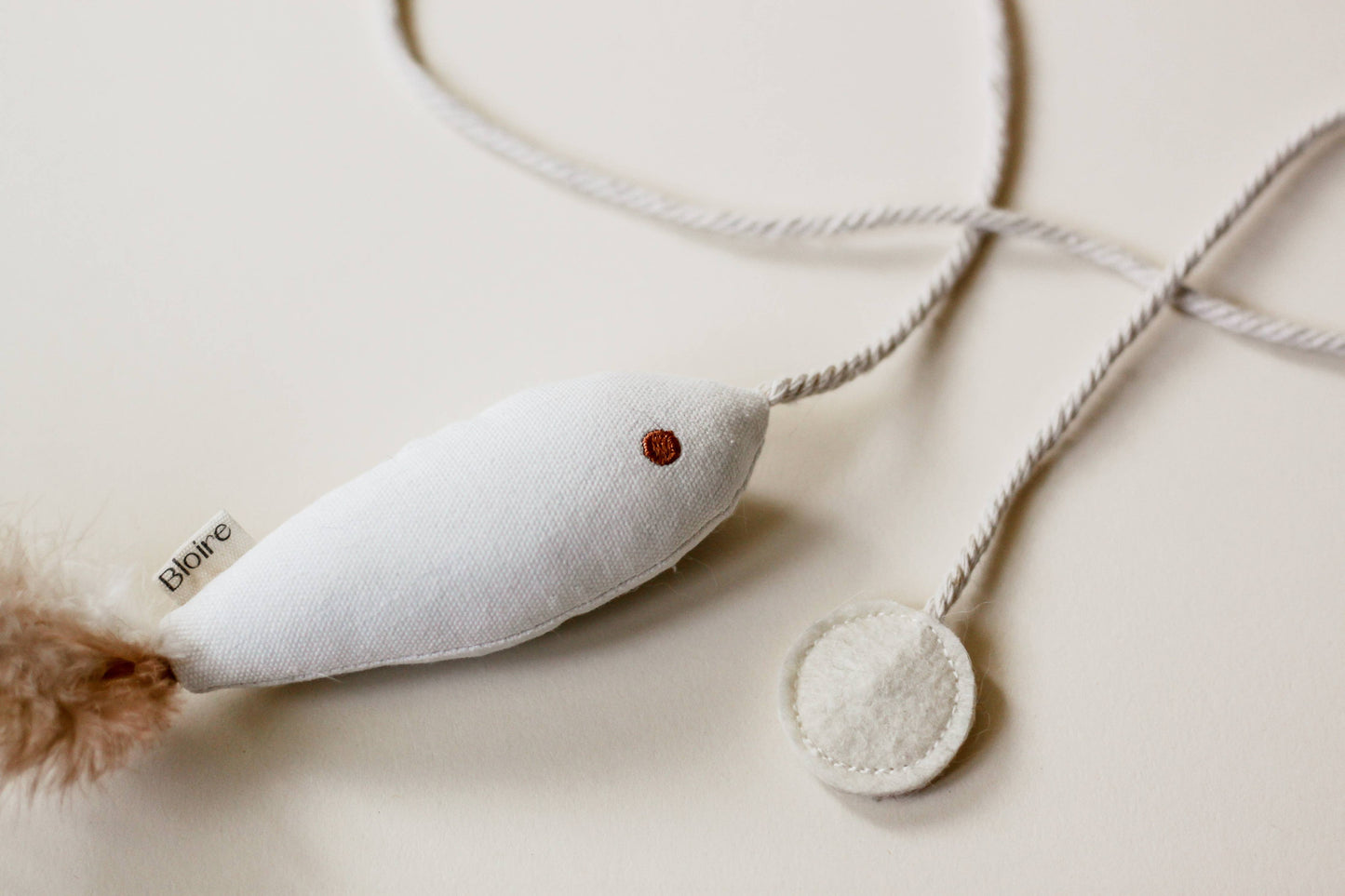 Cat Toy Golden Fish: White / Unique