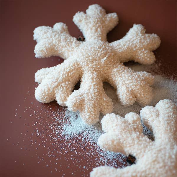 THE SNOWFLAKE Plush Dog Toy