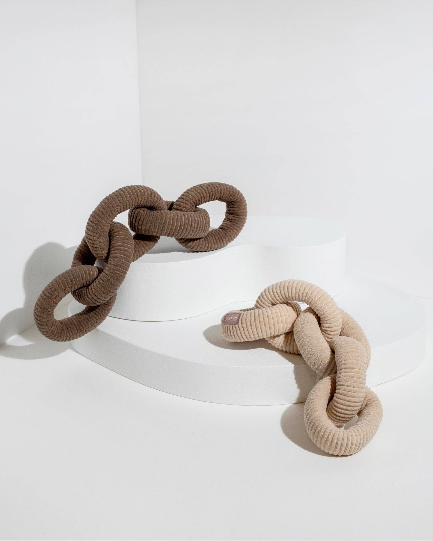 Many Links Plush Toy