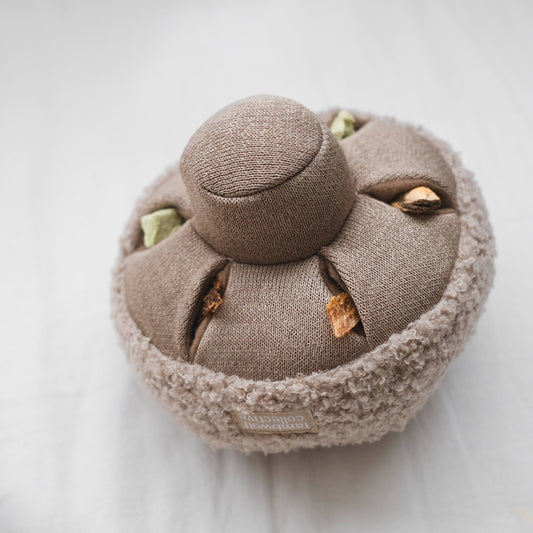 GUU//OAT//NOSEWORK MUSHROOM//ENRICHMENT DOG TOY: Medium