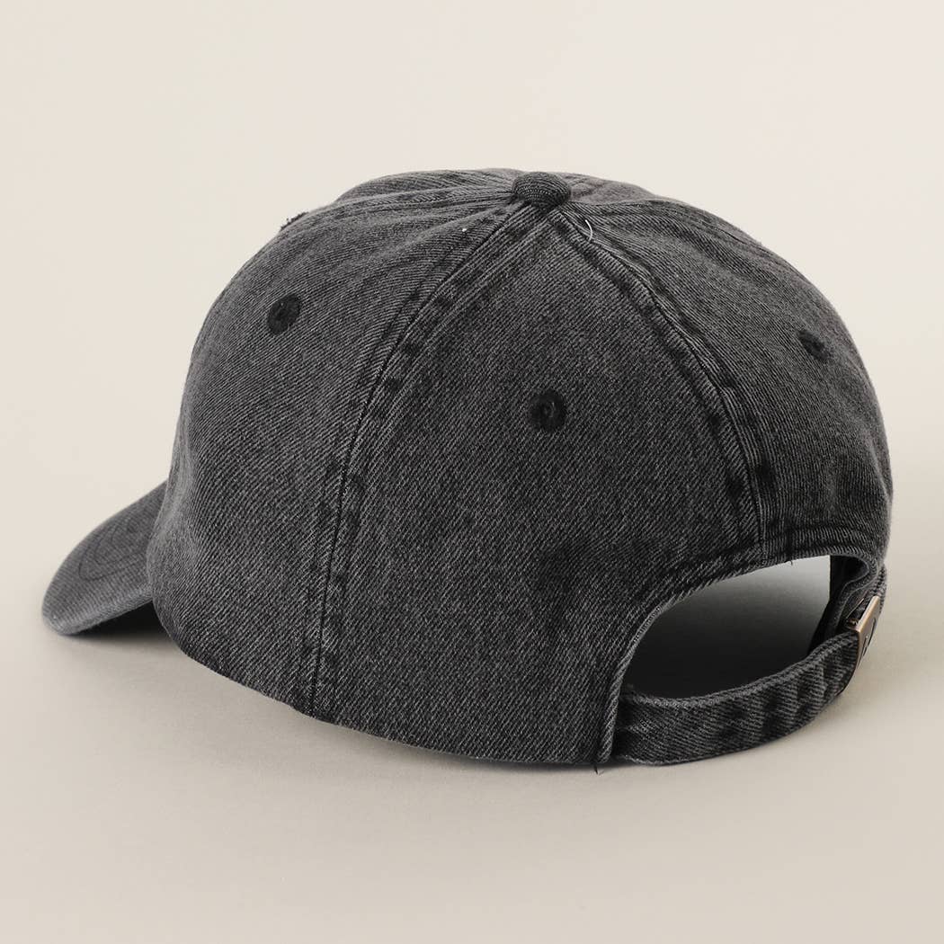 Golden Retriever Embroidered Denim Baseball Cap: LT DENIM