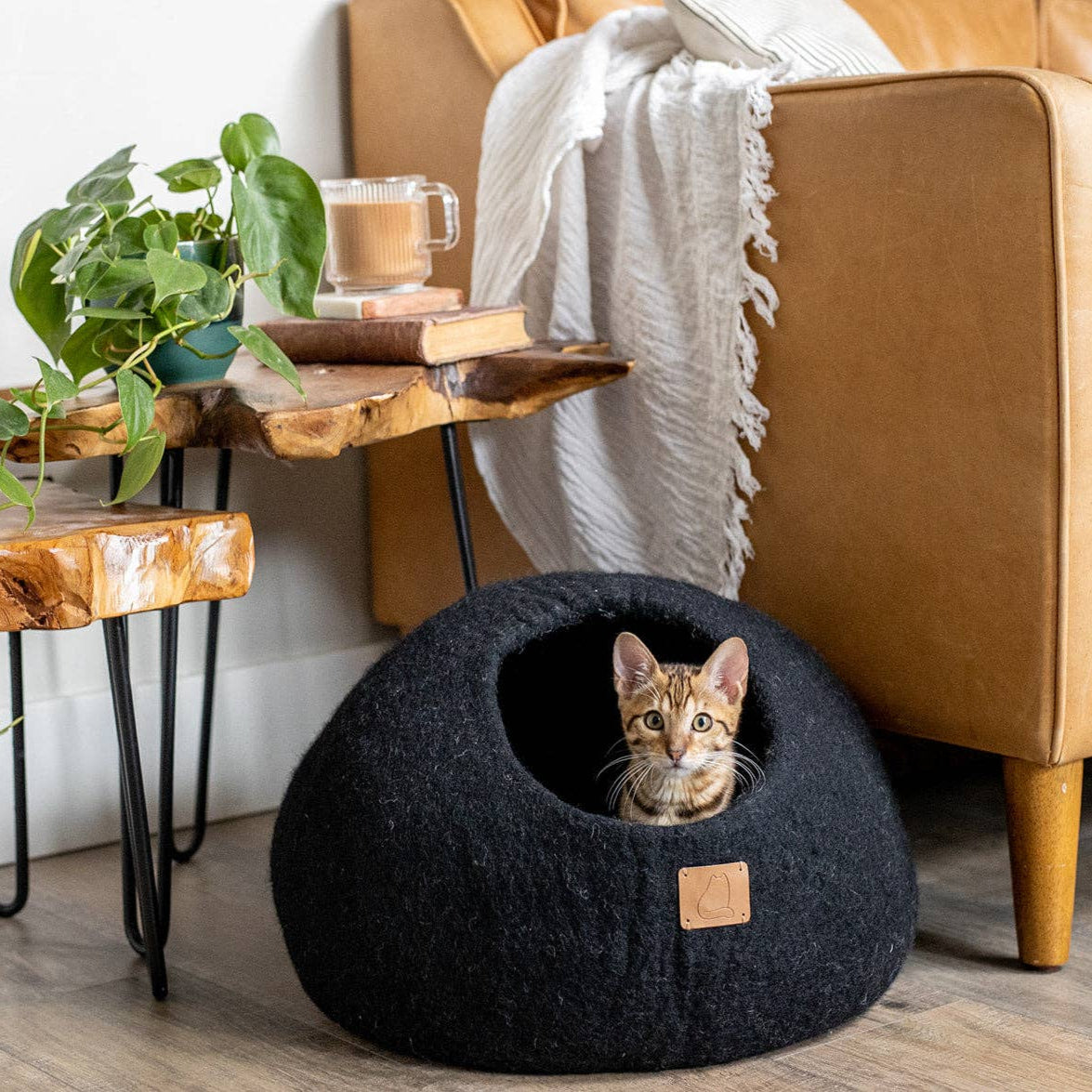 Wool Cat Cave Bed - Black