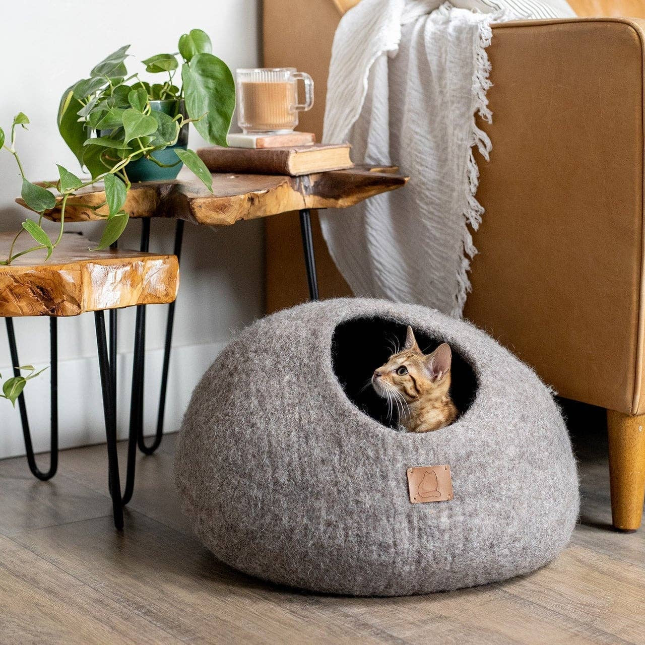 Wool Cat Cave Bed - Earth Brown