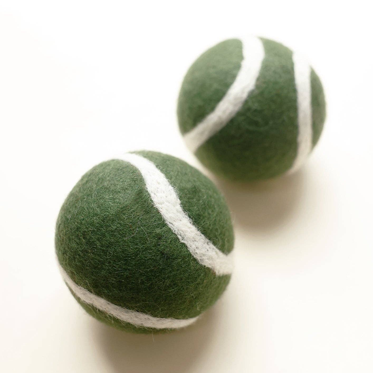 HOLIDAY WOOL TENNIS BALLS: Green