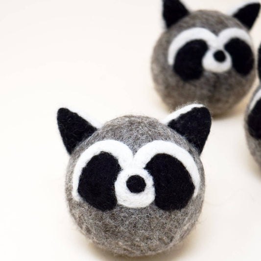 RACCOON WOOL BALL
